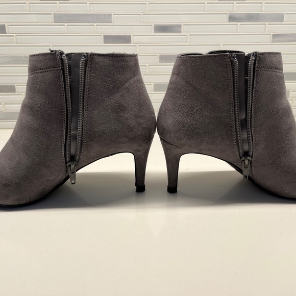 Size 7 grey Adeelah booties - Picture 5 of 5